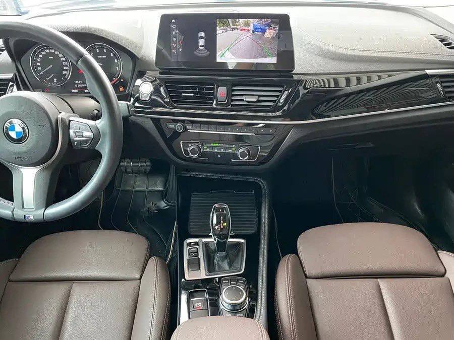 BMW 1-series 2023, лот из Китая (3/6)