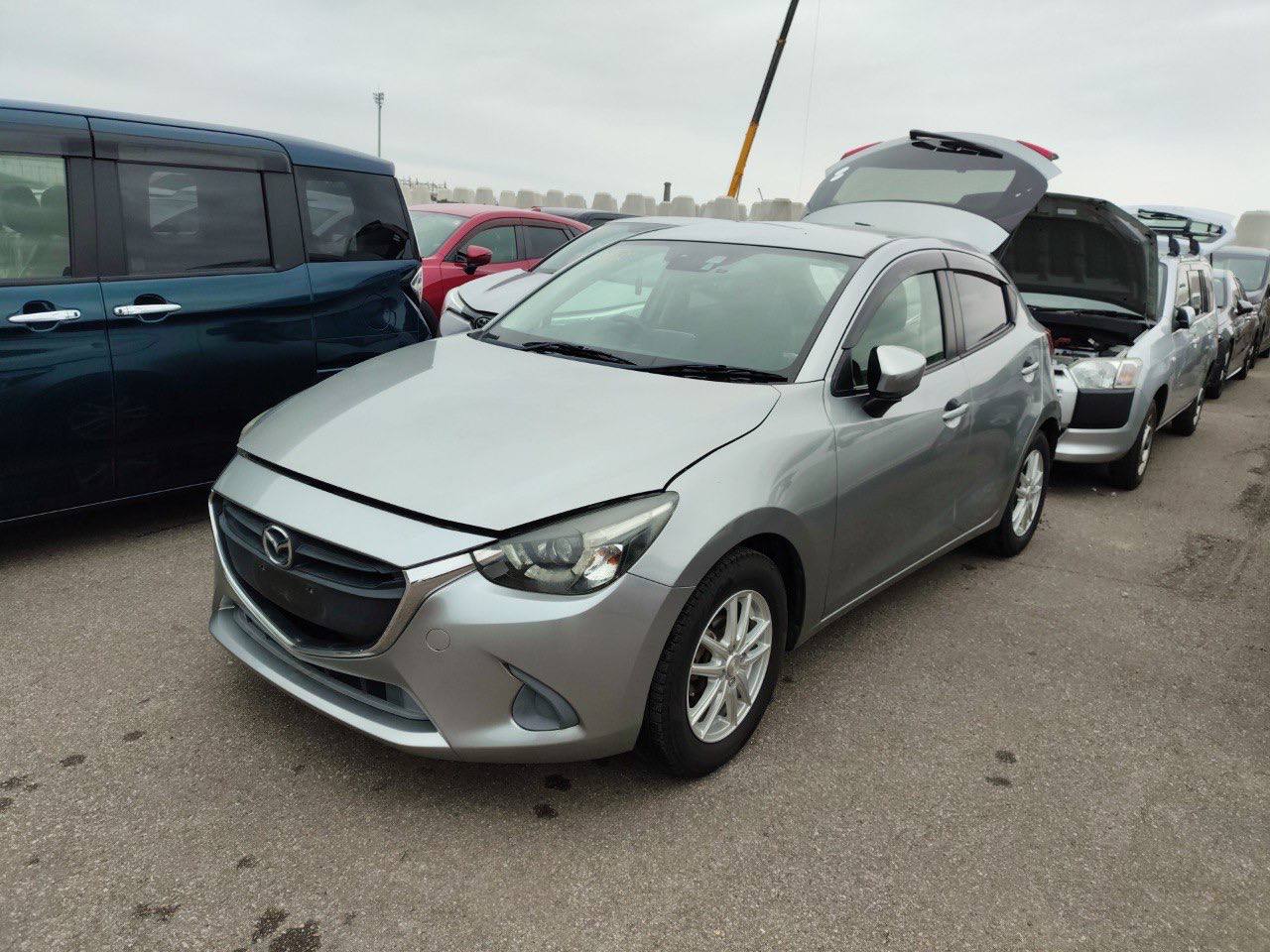 Mazda Demio 13S из Японии, 2015, наш лот (2/6)