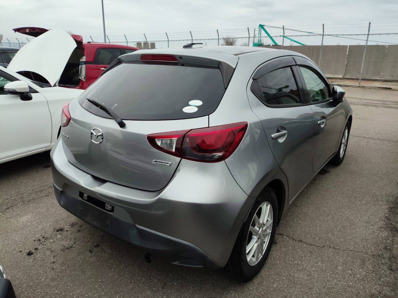Mazda Demio 13S из Японии, 2015, наш лот (4/6)