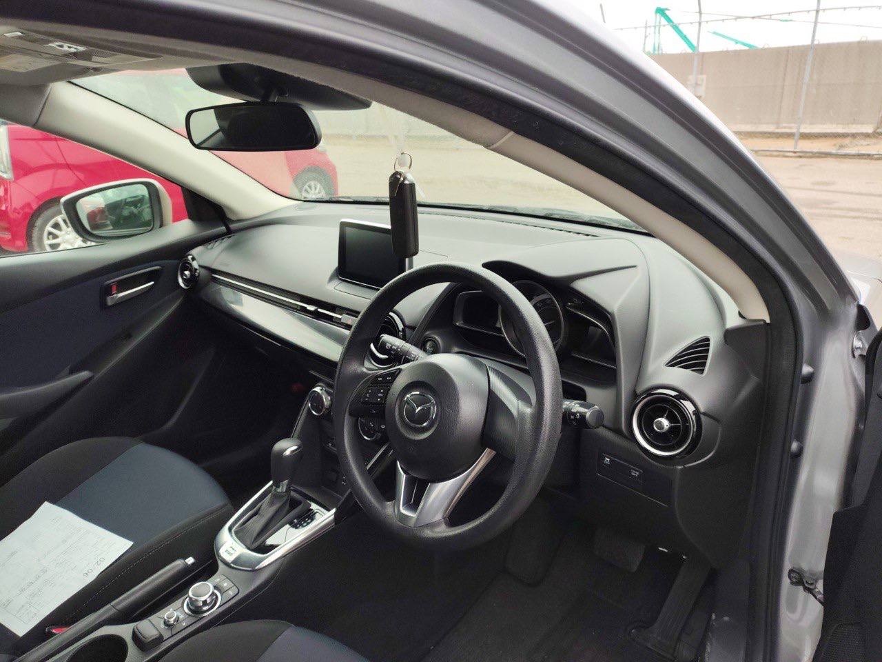 Mazda Demio 13S из Японии, 2015, наш лот (5/6)