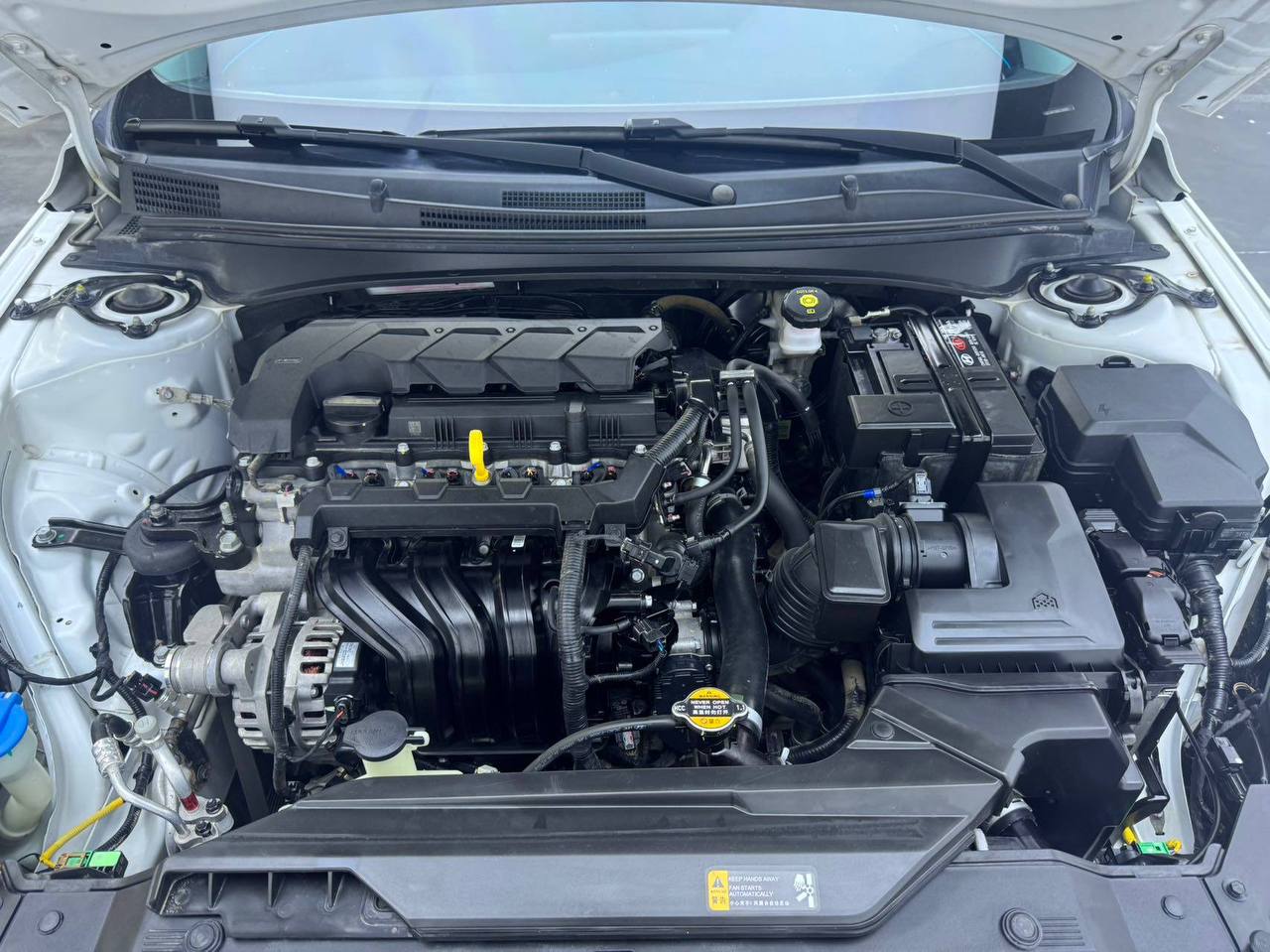 Подкапотное пространство Hyundai Elantra с мотором G4FL 1.5 литра, реальное фото нашего лота