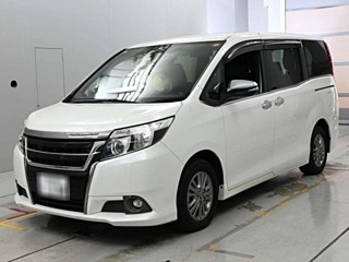 Toyota Esquire Gi 2016, лот, спереди 3/4