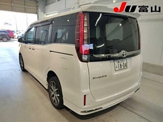 Toyota Esquire Gi 4WD 2016, лот, сзади