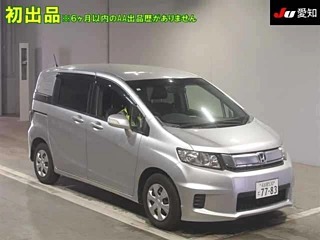 Honda Freed Spike 2015, лот, спереди 3/4