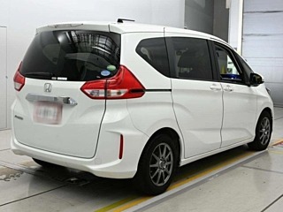 Honda Freed GB5 2017, лот, сзади 3/4