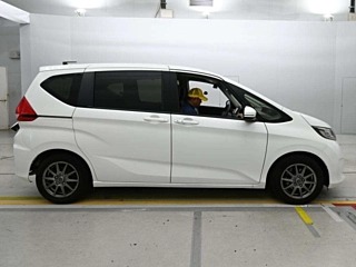 Honda Freed GB5 2017, лот, профиль