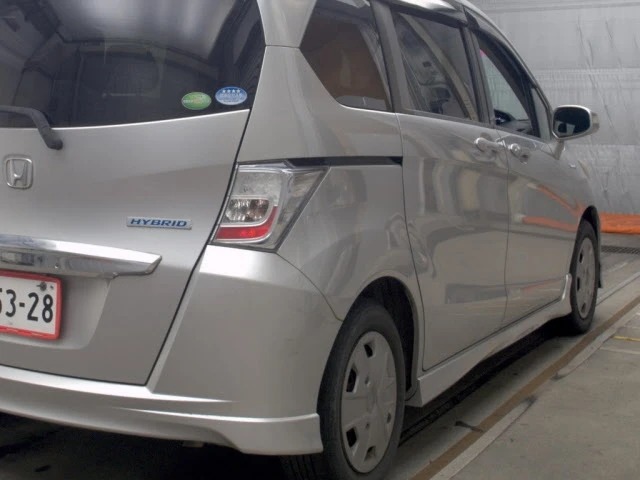 Honda Freed Hybrid GP3 2014, лот, сбоку сзади