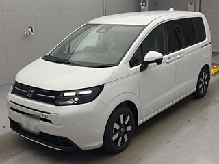 Honda Freed GT1 AIR EX 2026, лот, спереди 3/4