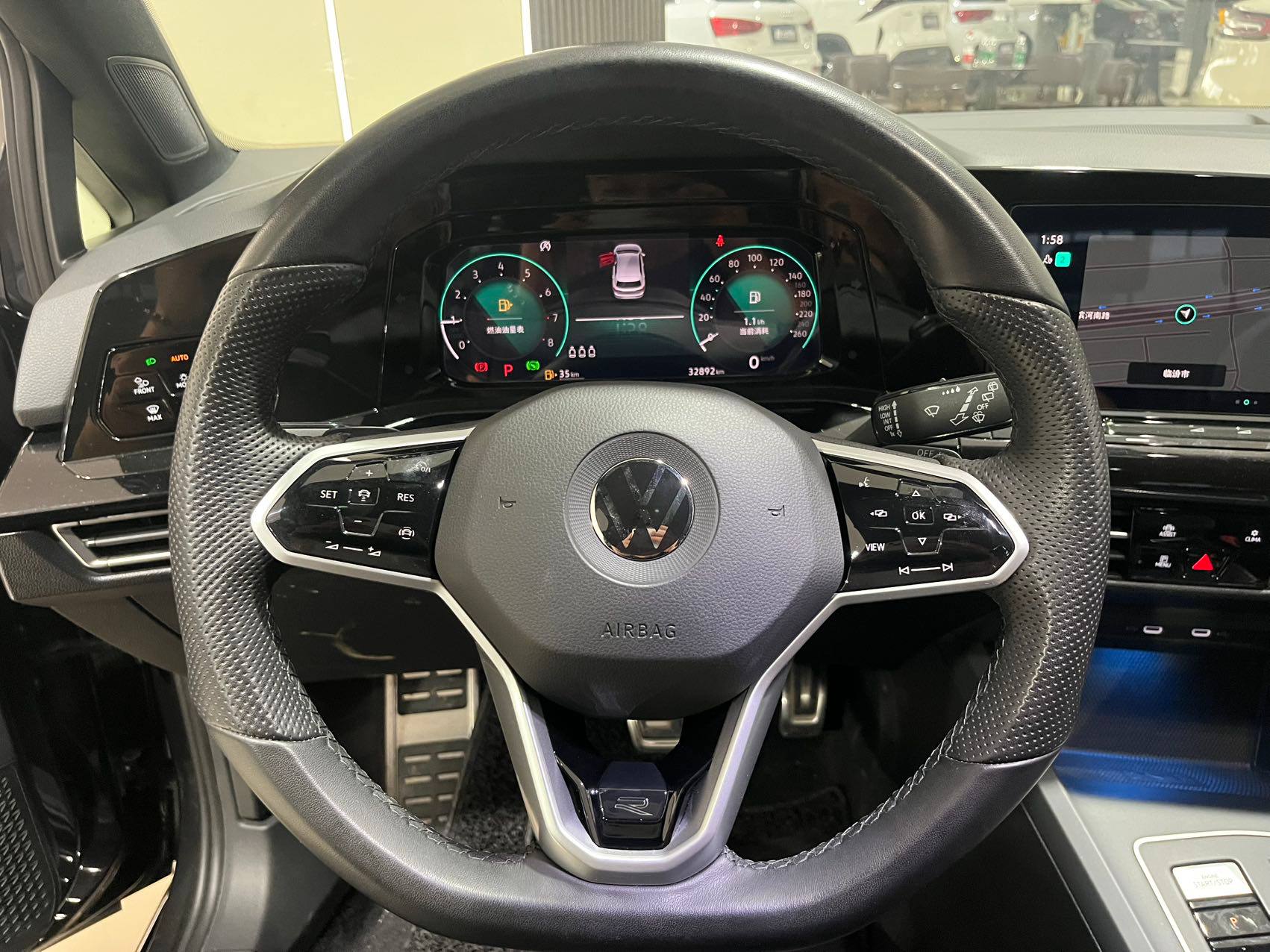 Volkswagen Golf 8 R-Line из Китая, 2022, наш лот (8/12)
