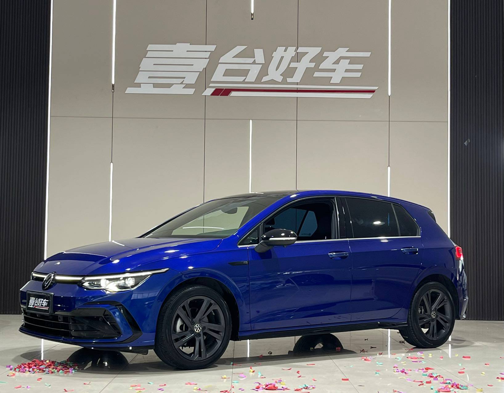 Volkswagen Golf 8 R-Line из Китая, 2022, второй лот (1/12)