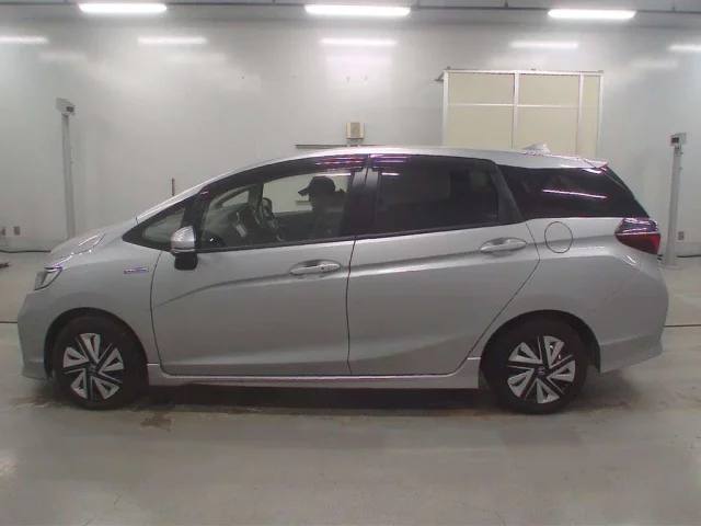 Honda Shuttle гибрид 2022, наш лот из Японии (3/6)