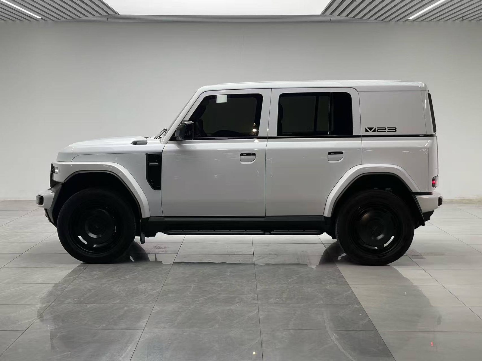 iCar V23 белый, наш лот, профиль