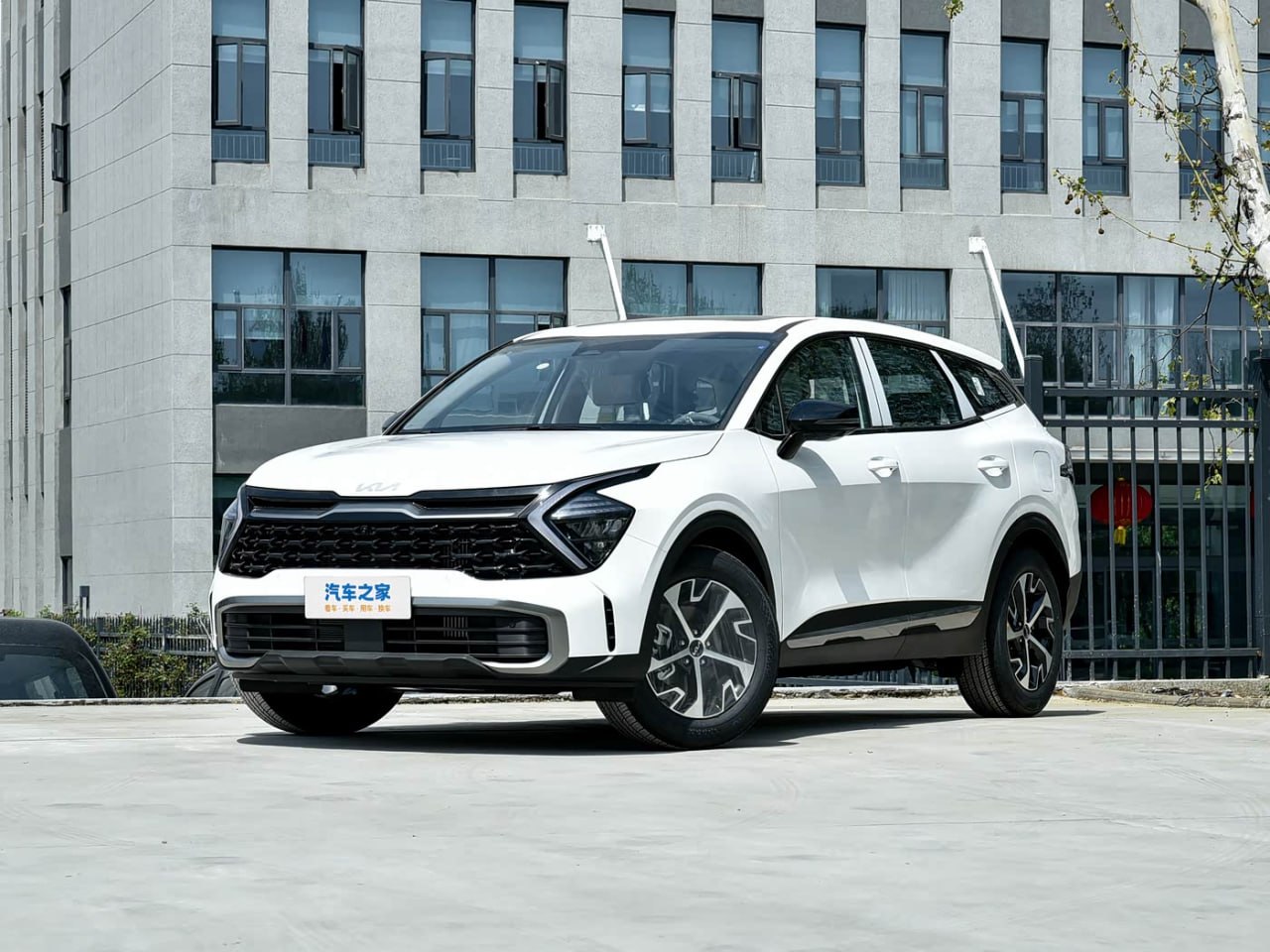 Новый Kia Sportage 1.5T из Китая, 2025, приборка и мультимедиа (5/6)