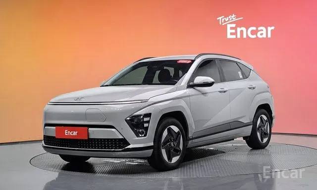 Hyundai Kona Electric 2023, наш лот, вид спереди 3/4 (1/6)