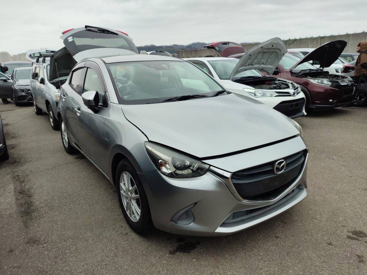 Реальный лот Mazda Demio с японского аукциона