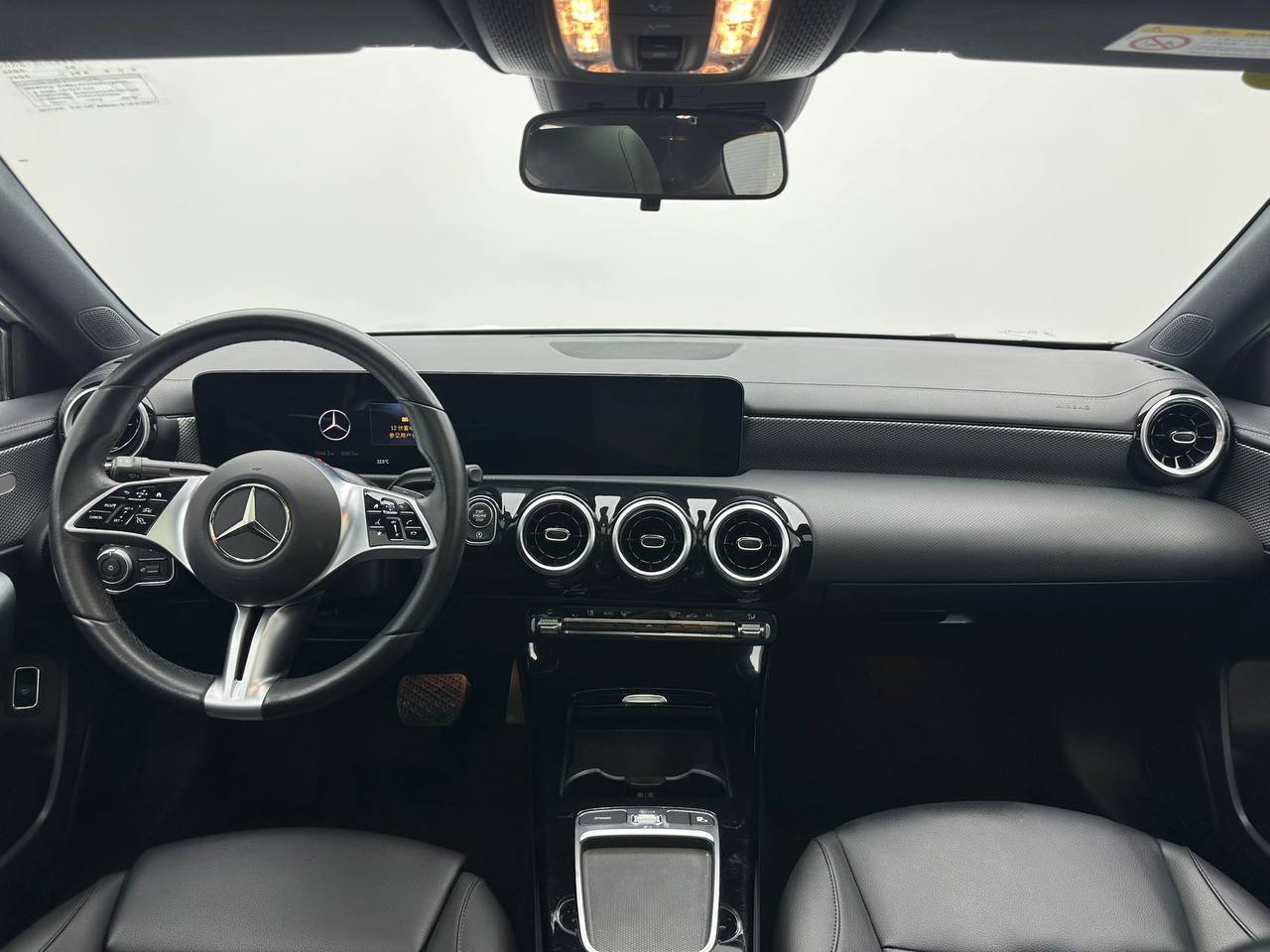 Mercedes A180L из Китая, 2023, наш лот (4/6)