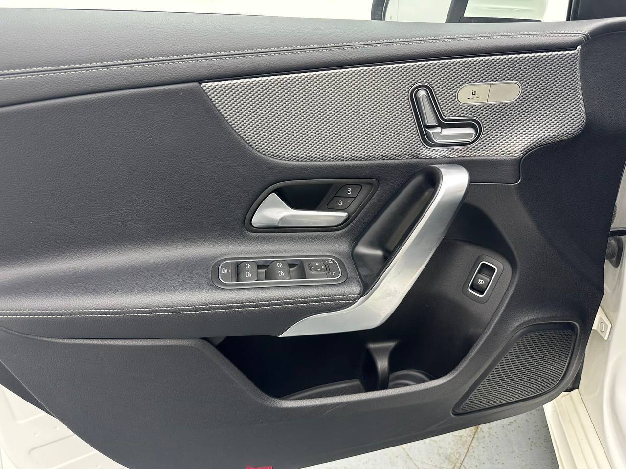 Mercedes A180L из Китая, 2023, наш лот (5/6)