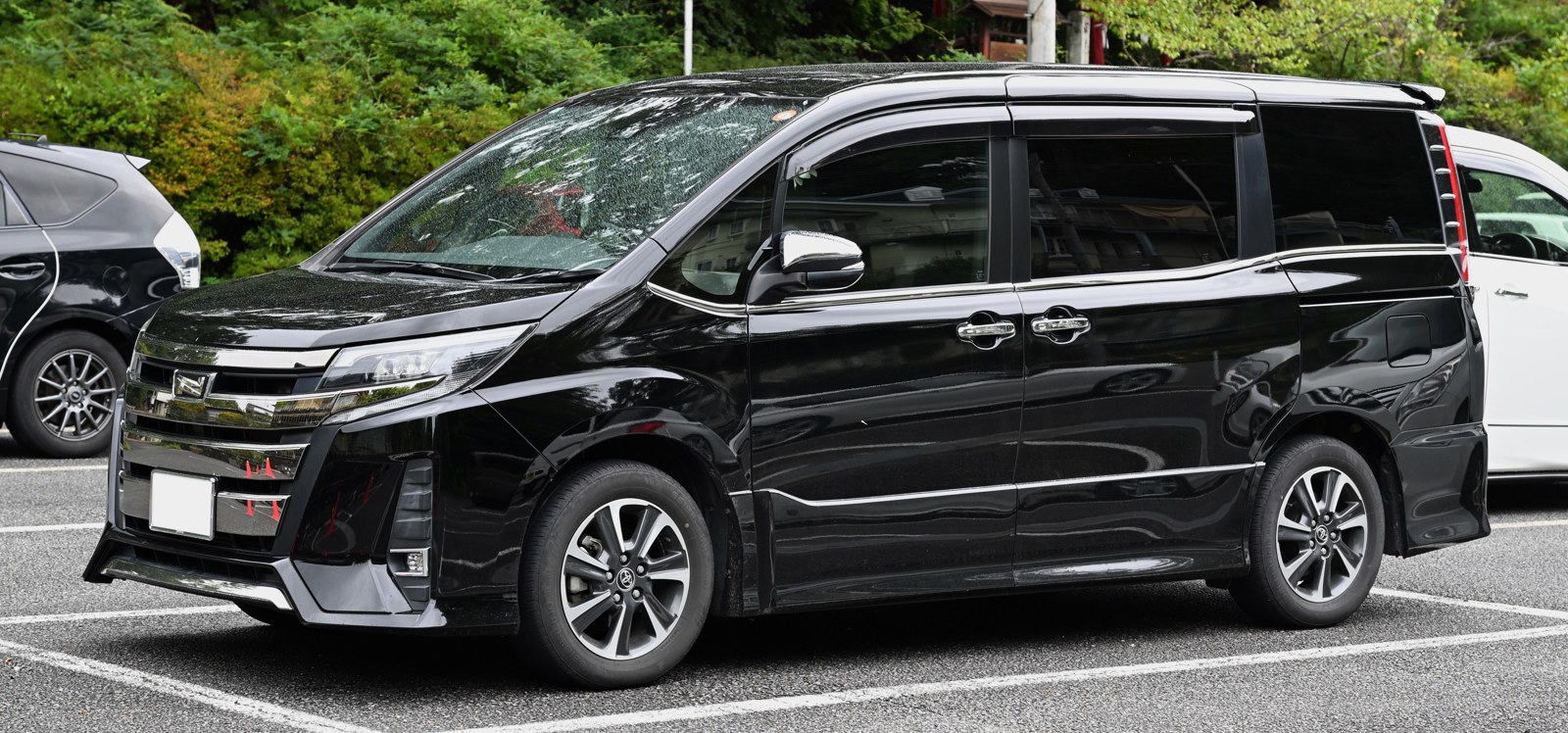 Toyota Noah из Японии 2026: кузова, болячки и цены