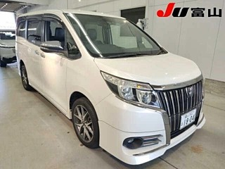 Toyota Esquire Gi 4WD 2016, лот, спереди
