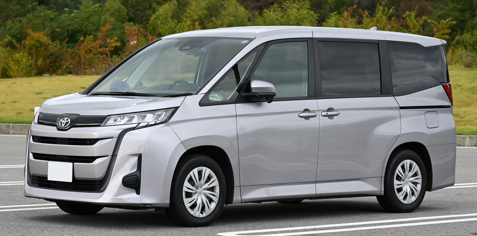 Toyota Noah 90 кузова
