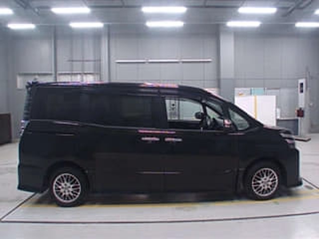 Toyota Voxy Hybrid ZS Kirameki 3 2021, наш лот, профиль
