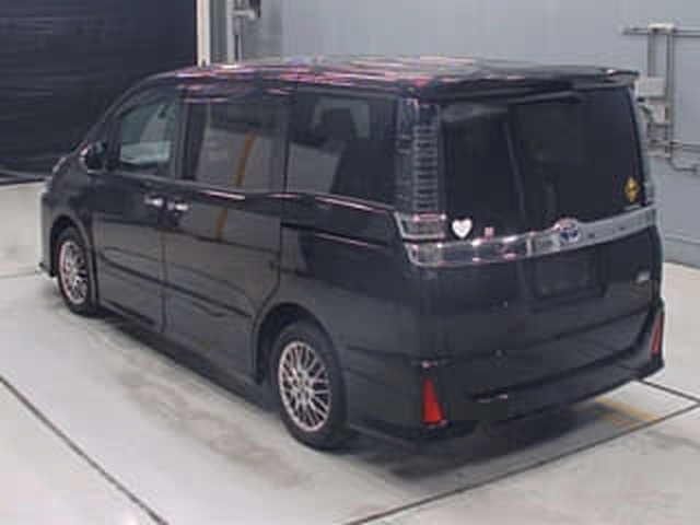 Toyota Voxy Hybrid ZS Kirameki 3 2021, наш лот, сзади