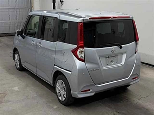 Toyota Roomy G 2023, наш лот, сзади 3/4