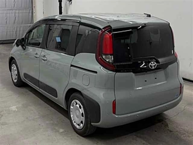 Toyota Sienta третьего поколения