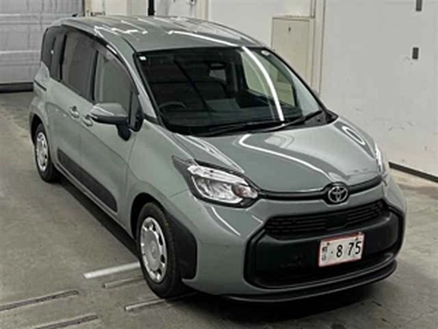 Toyota Sienta G 2023, наш лот, спереди 3/4 (1/8)