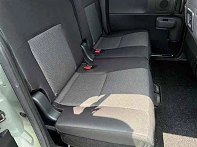 Toyota Sienta G 2023, наш лот, задний диван (5/8)