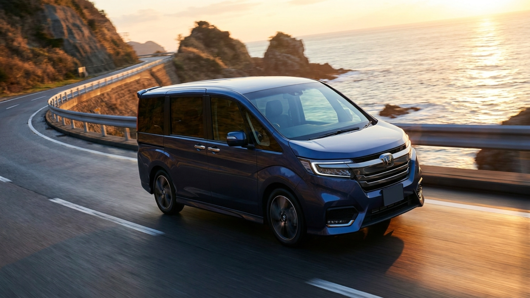 Honda Stepwgn Spada в динамике на приморской трассе, легковая управляемость минивэна