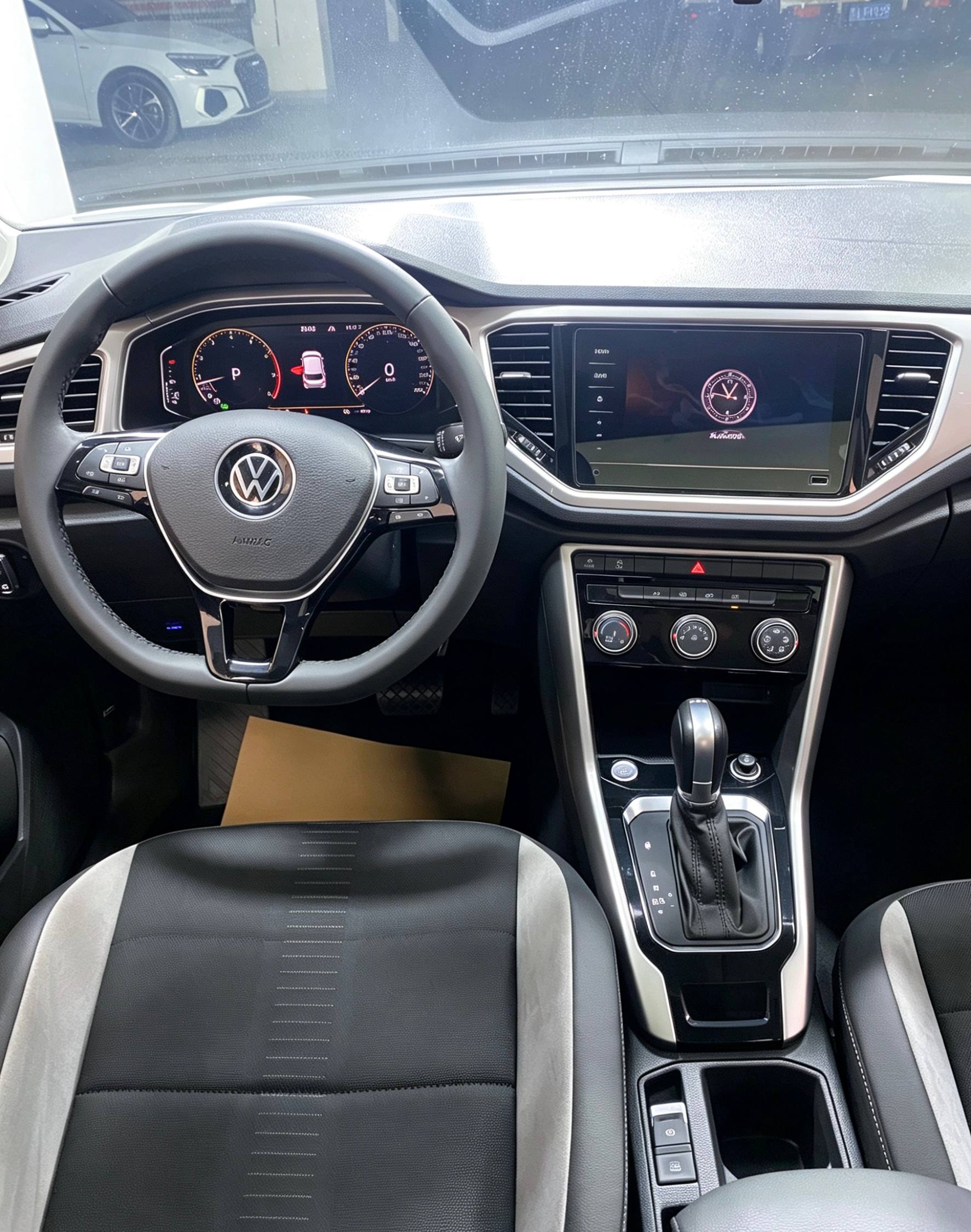Volkswagen T-Roc 2022 Elite, лот из Китая (4/6)