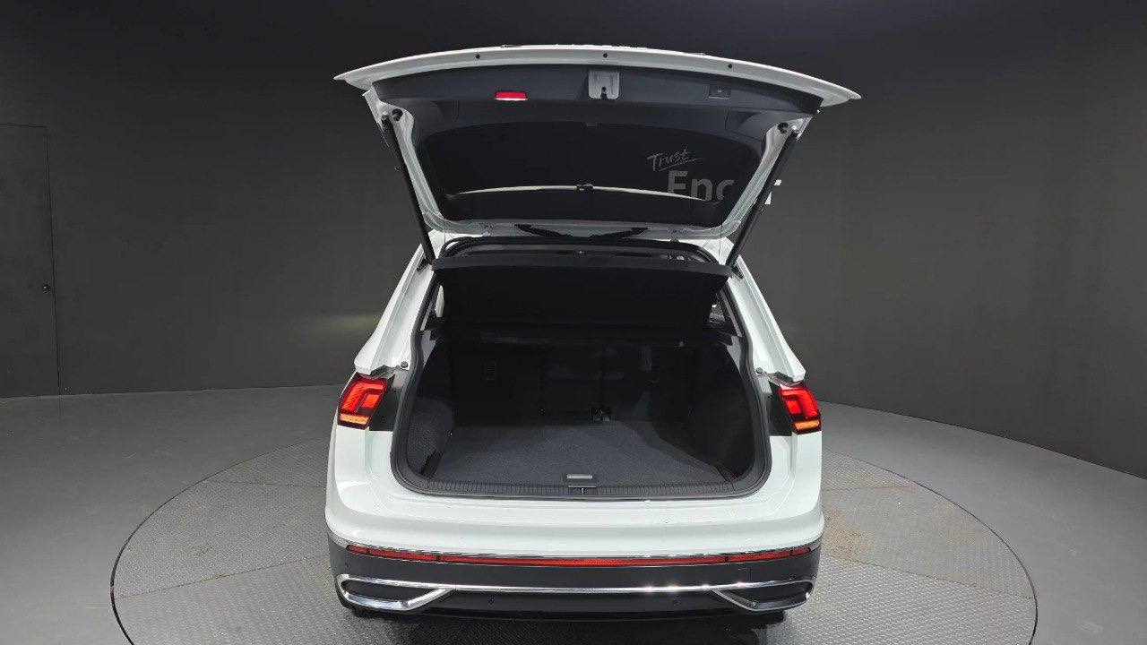 Volkswagen Tiguan 2021, дизель, салон, лот из Кореи (3/3)