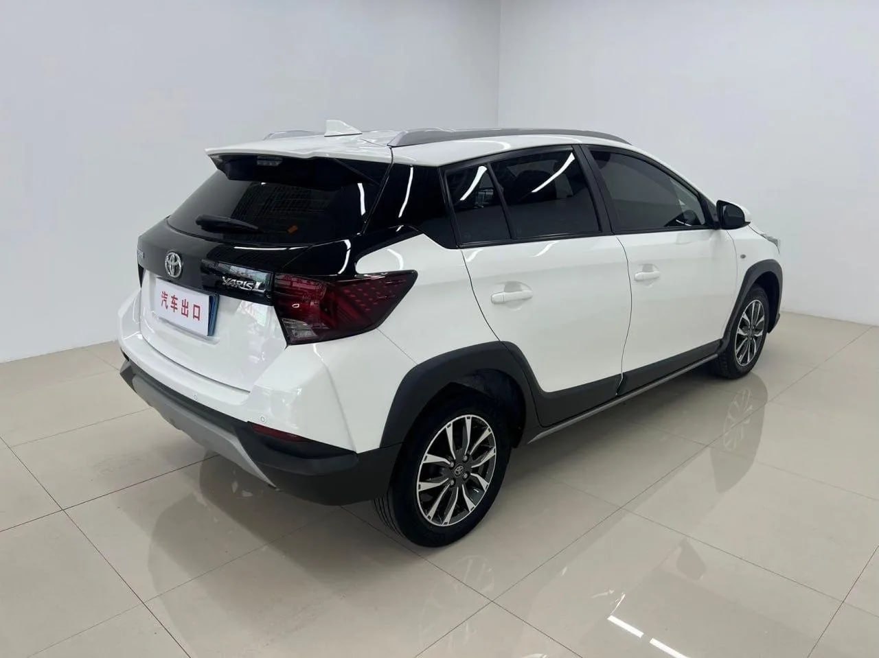Toyota Yaris L из Китая, 2022, вид сбоку (2/5)