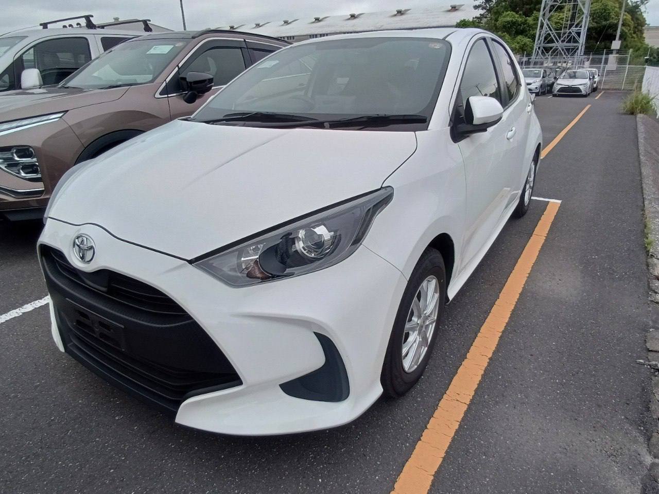 Toyota Yaris 1.0 2022 из Японии, наш лот (2/6)