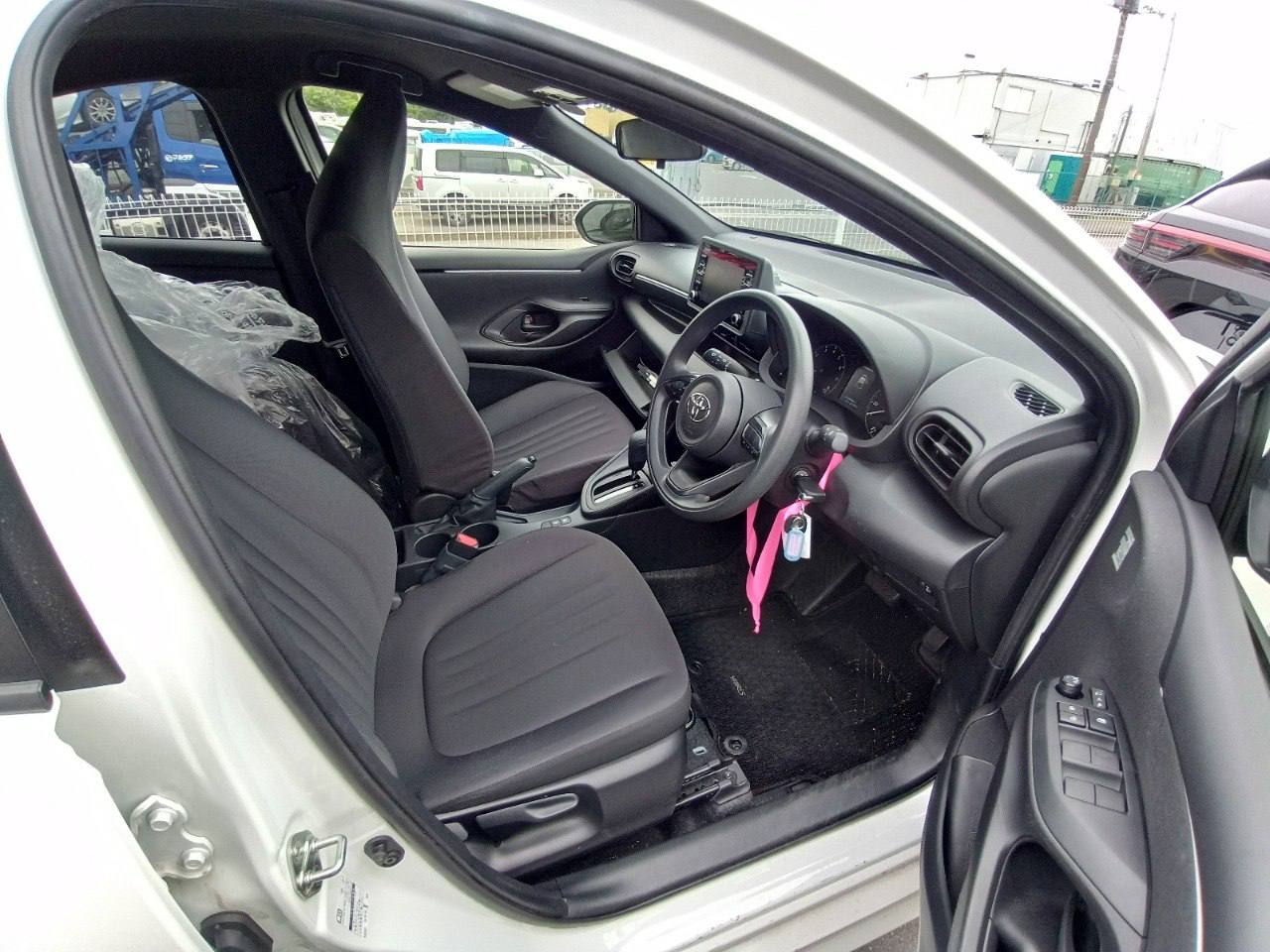 Toyota Yaris 1.0 2022 из Японии, наш лот (5/6)