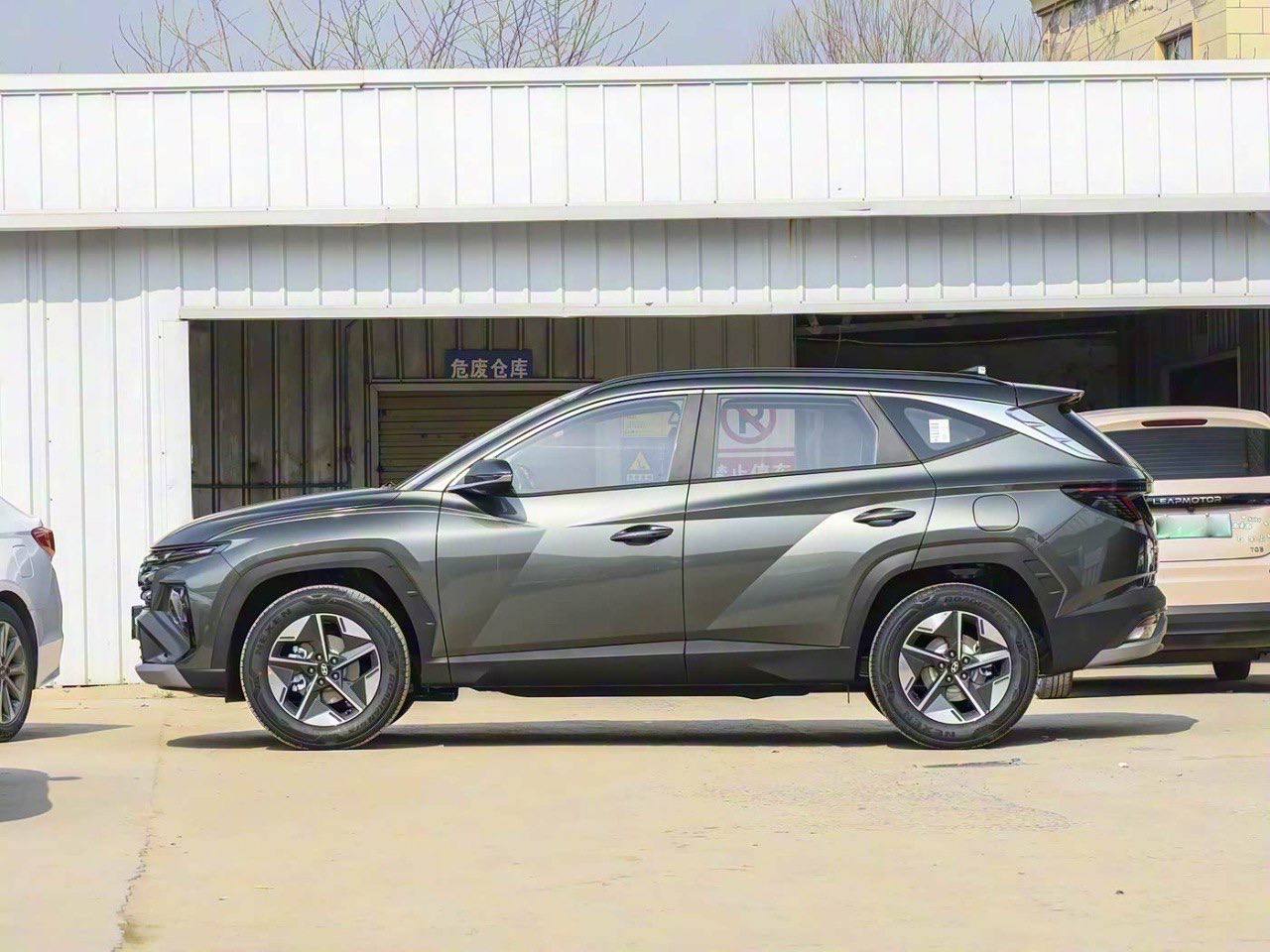Hyundai Tucson L 2026, задняя часть, новый лот из Китая (3/6)