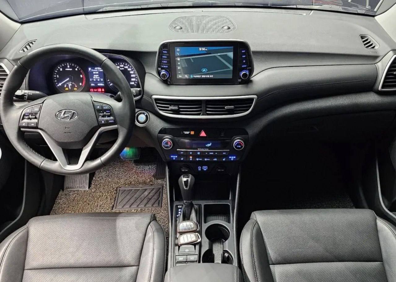 Hyundai Tucson TL 2020, салон, лот из Кореи (4/6)