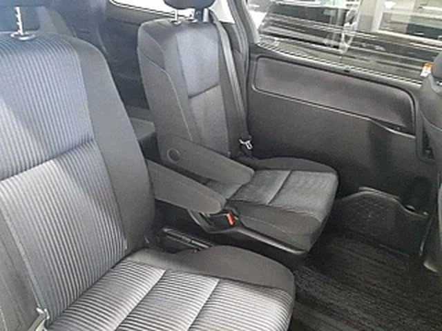 Toyota Voxy Hybrid ZS Kirameki 2 2017, наш лот, второй ряд