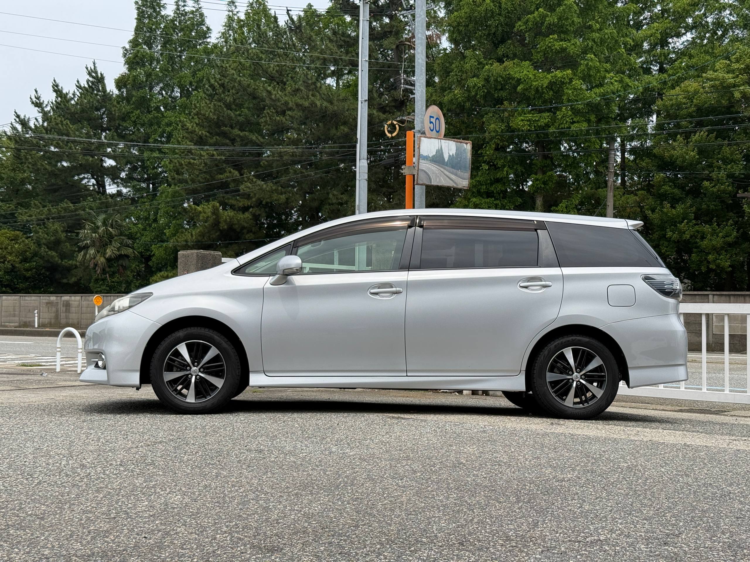 Toyota Wish 1.8 S из Японии, 2017, наш лот (4/6)