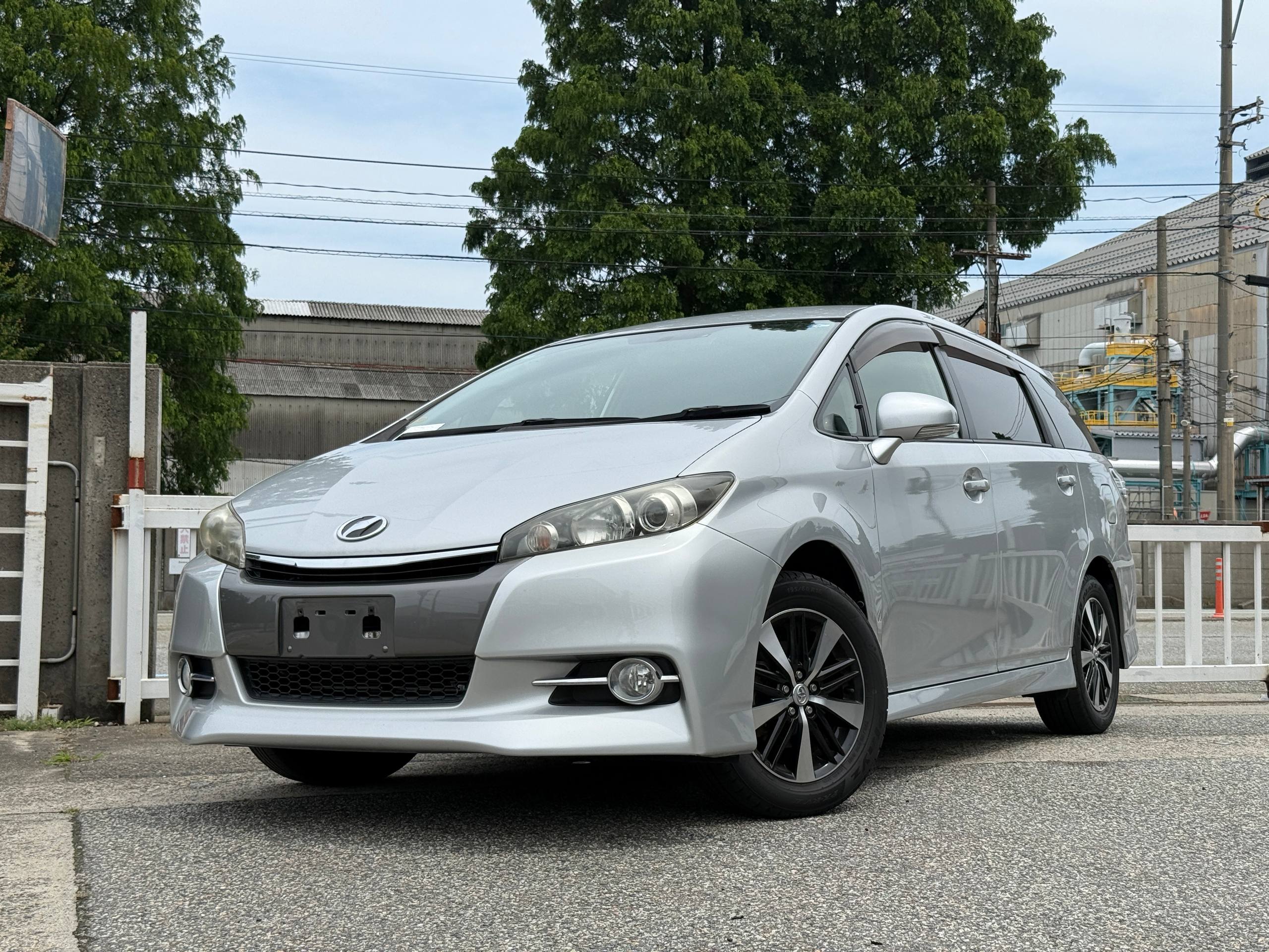 Toyota Wish 1.8 S из Японии, 2017, наш лот (5/6)