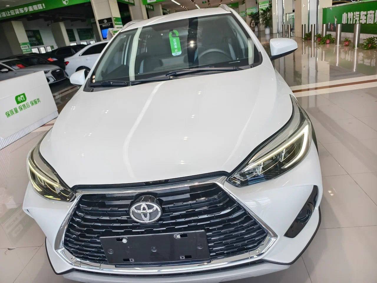 Toyota Yaris L X 2022, наш лот, вид спереди