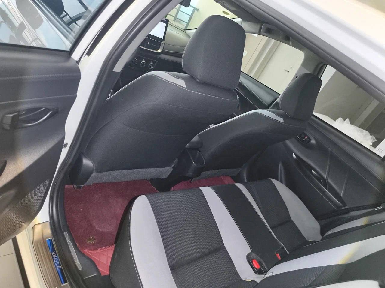 Toyota Yaris L X 2022, наш лот, задний диван