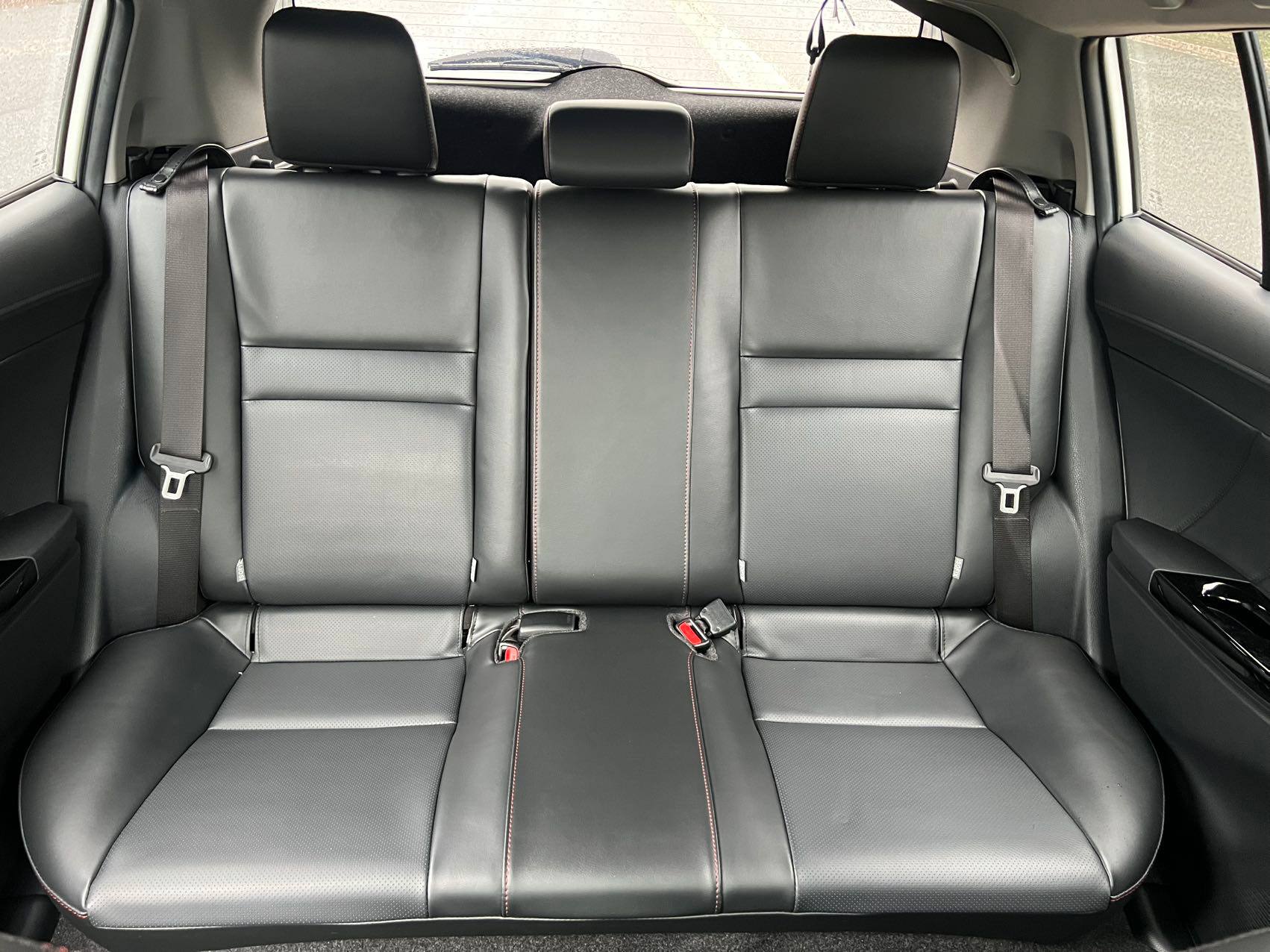 Toyota Yaris L X 2022, наш лот, задний диван