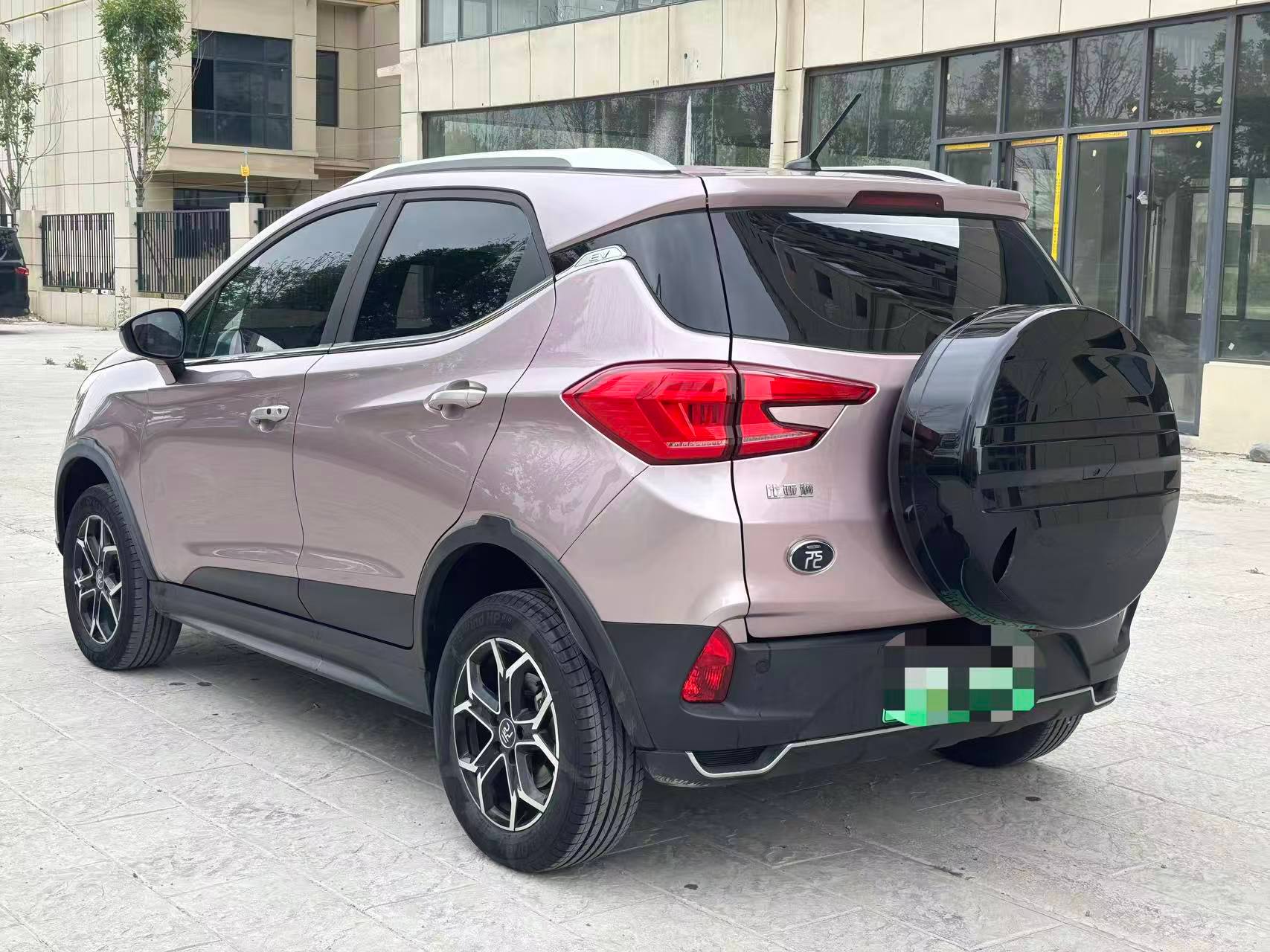 BYD Yuan Pro 2023 Luxury, лот из Китая (3/6)