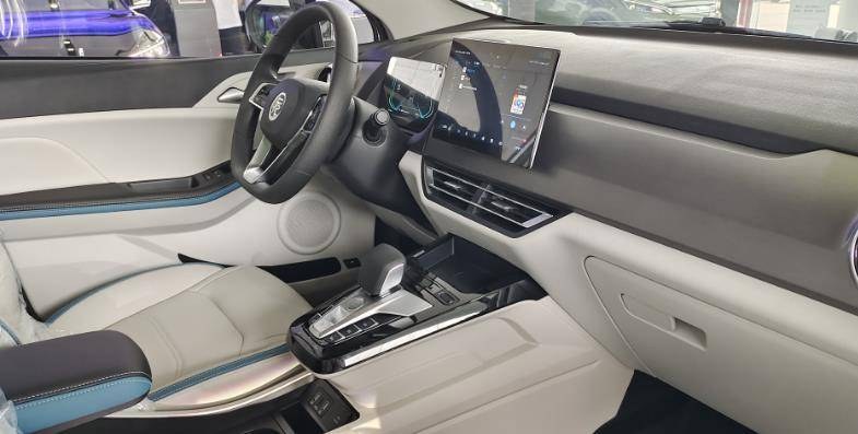 Салон BYD Yuan Pro 2023, передняя панель, реальное фото
